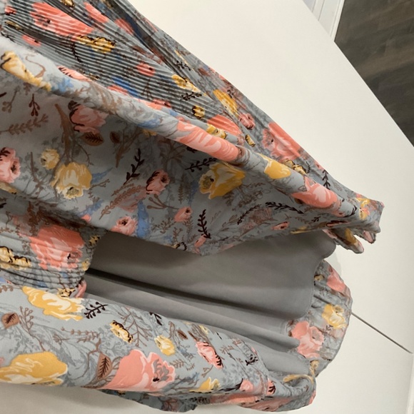 NWOT pleated midi skirt - Picture 5 of 5